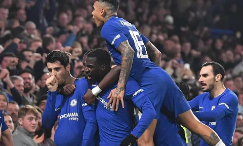 Chelsea: Thiên tài bất hảo hay bần cùng hóa điên?