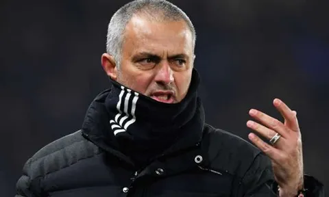 Chelsea được khen, Mourinho 'ghen tức' với Conte
