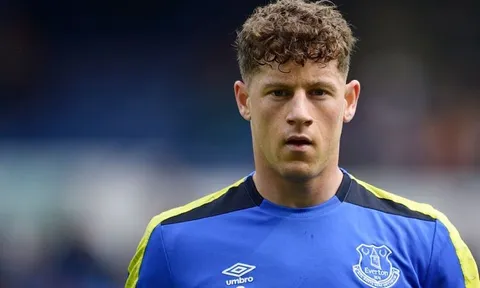 Chi 15 triệu, Chelsea chạm một tay vào sao Everton