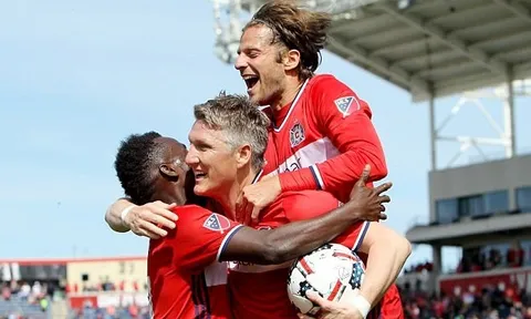 Chỉ mất 17 phút, Schweinsteiger có ngay bàn ra mắt Chicago Fire