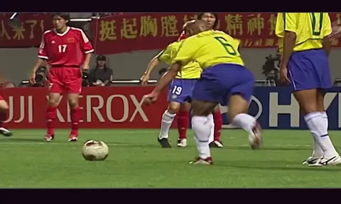 Chỉ Roberto Carlos làm được điều này