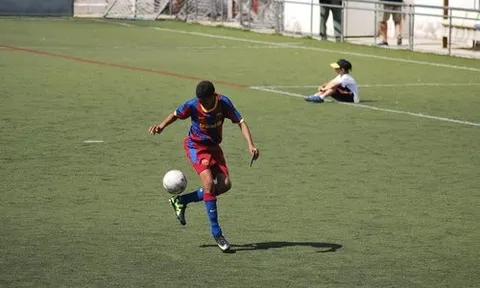 Chiêm ngưỡng siêu phẩm của Jordi Mboula (đội trẻ Barcelona)