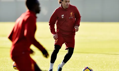 CHÍNH THỨC: Bom xịt lại thất thểu rời Liverpool