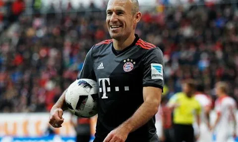 CHÍNH THỨC: Robben ở lại Bayern hết mùa sau