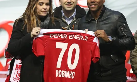 CHÍNH THỨC: Robinho chơi bóng bất chấp án tù