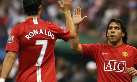 CHÍNH THỨC: Ronaldo, Tevez được mời gọi trở lại Old Trafford đầu mùa Hè