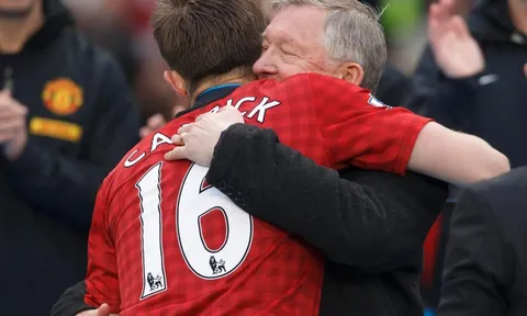 CHÍNH THỨC: Sir Alex cầm quân M.U trong trận đấu tôn vinh Carrick