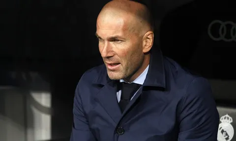 CHÍNH THỨC: Zidane gia hạn hợp đồng với Real Madrid