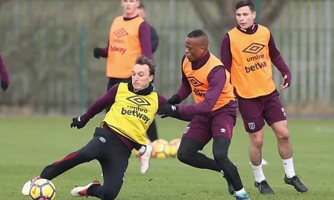 Choáng với lần đầu của Patrice Evra ở West Ham