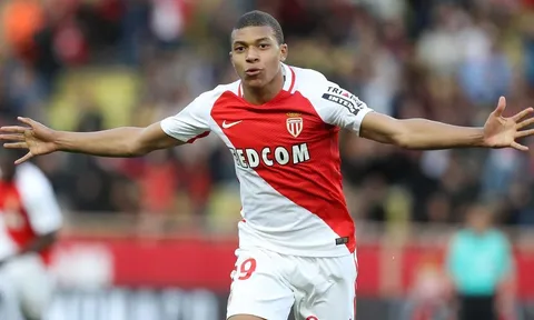 Chủ tịch Perez muốn thần đồng Mbappe đá cặp với Benzema