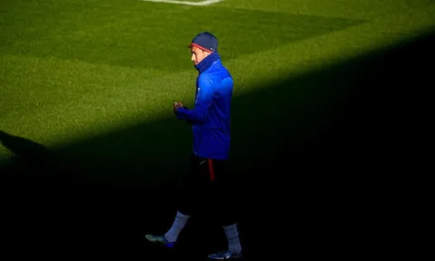 Chưa nuốt trôi thất bại, sân tập PSG chìm trong u ám