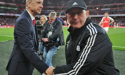 Chưa thi đấu, Arsenal đã bị 'trù ẻo'