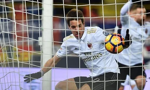 Chùm ảnh: 9 người Milan đả bại Bologna