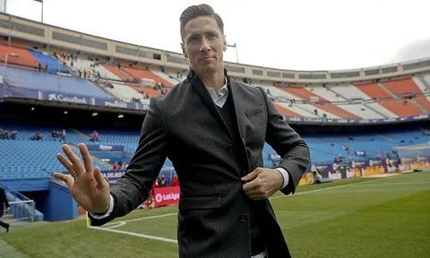 Chùm ảnh: Ăn mặc bảnh bao, Torres lần đầu trở lại Vicente Calderon sau chấn thương kinh hoàng