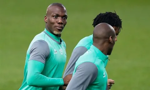 Chùm ảnh: Anh trai của Pogba phấn khích khi đặt chân tới Old Trafford