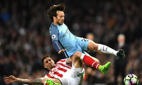 Chùm ảnh: Các ngôi sao của Pep Guardiola "câm lặng" hoàn toàn trước hàng phòng ngự Stoke City