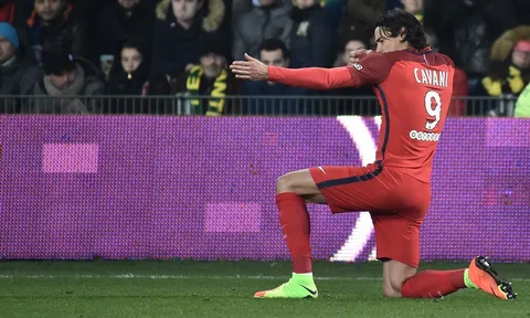 Chùm ảnh: Cavani lập cú đúp, PSG tiếp tục bám đuổi Nice, Monaco