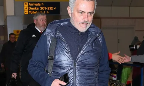 Chùm ảnh: Dàn sao Man Utd kiệt sức sau khi trở về từ nước Nga