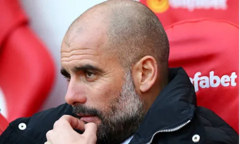 Chùm ảnh: Guardiola đầy căng thẳng khi đặt chân tới sân Ánh Sáng