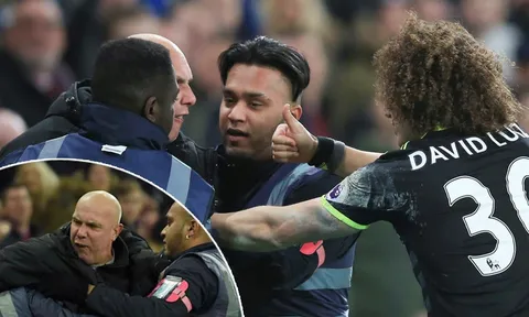 Chùm ảnh: Hazard suýt bị CĐV West Ham 'tẩn' sau khi mở tỷ số