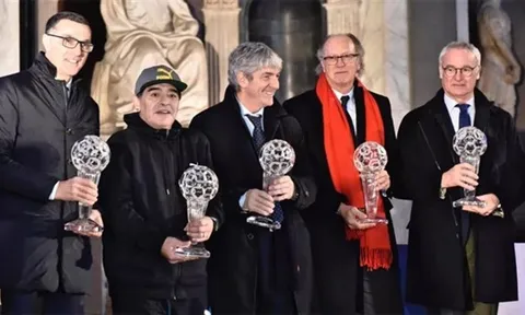 Chùm ảnh: Maradona và Ranieri giành giải thưởng 'huyền thoại' tại Italia