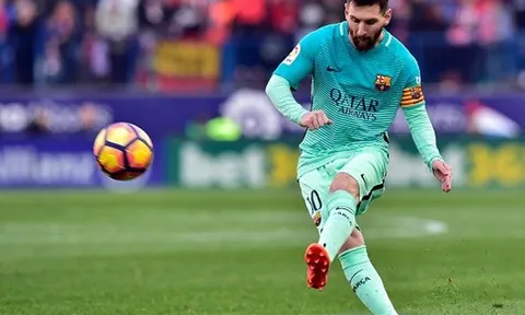 Chùm ảnh: Messi rực sáng phút cuối, Barca lên ngôi đầu La Liga