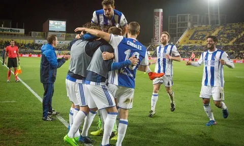 Chùm ảnh: Nhọc nhằn đánh bại Las Palmas, Sociedad phả hơi nóng vào Atletico