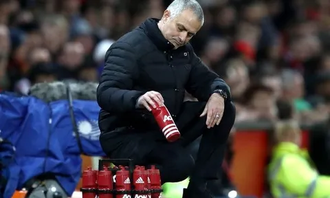 Chùm ảnh: Những sắc thái thú vị của Mourinho trong trận hòa trước Hull City