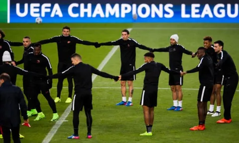 Chùm ảnh: Nối vòng tay lớn, PSG đã sẵn sàng tiễn biệt Barcelona