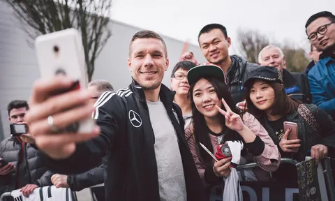 Chùm ảnh: Nụ cười không bao giờ tắt trên môi Podolski