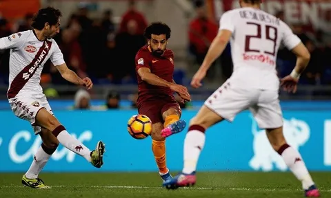 Chùm ảnh: Roma hủy diệt Bologna, cuộc đua Scudetto vẫn chưa ngã ngũ