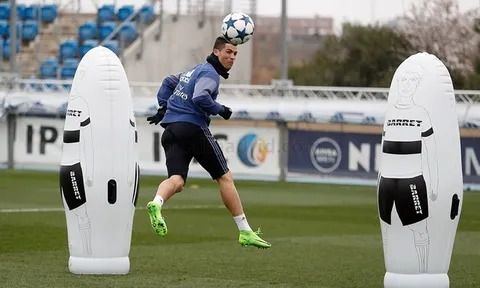 Chùm ảnh: Ronaldo phấn khích khi trở lại tập luyện cùng Real