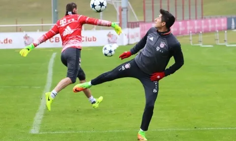 Chùm ảnh: Sao Bayern đội rét, sẵn sàng tiếp Arsenal