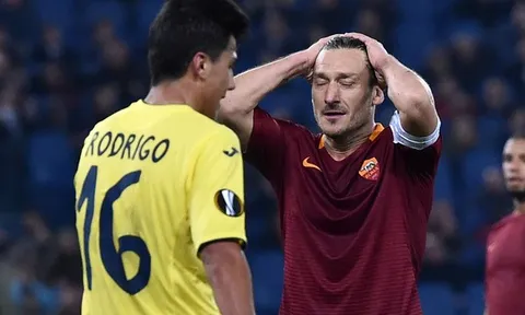 Chùm ảnh: Thất bại trên sân nhà, Roma vẫn giành quyền đi tiếp