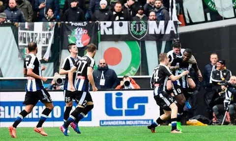 Chùm ảnh: Udinese 'biến hình', Juventus suýt chết