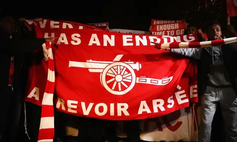 'Chúng tôi muốn ông đi, Wenger'