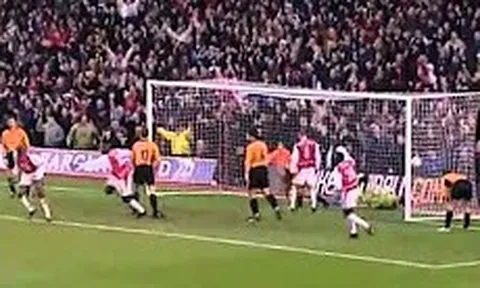 Chuỗi 49 trận thần thánh mà Wenger từng có được cùng Arsenal