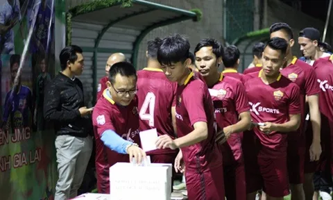 Thầy trò Công Phượng rủ nhau đá phủi gây quỹ từ thiện