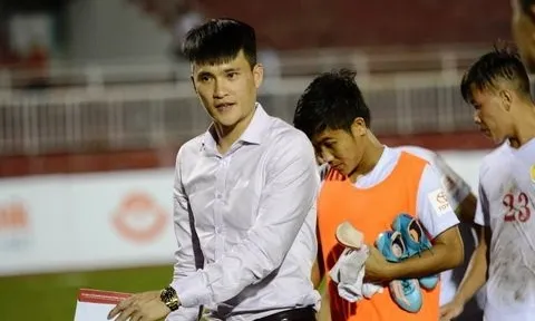Công Vinh, làm quan vẫn phải bình tĩnh sống!