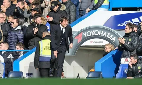 Conte rách quần vì ăn mừng quá nhiệt?