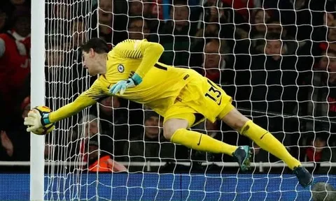 Courtois CHÍNH THỨC lên tiếng, chốt tương lai
