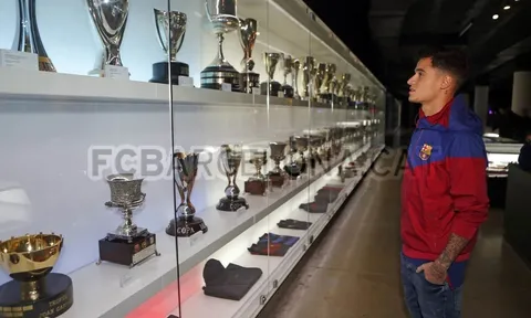 Coutinho "mờ mắt" trong phòng truyền thống của Barca