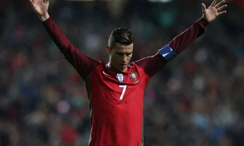Cristiano Ronaldo cán cột mốc mới ở tuyển