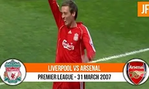 Cú hat-trick để đời của Peter Crouch vào lưới Arsenal