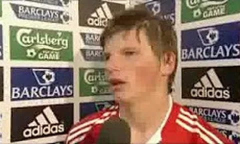 Cú Poker làm thót tim fan Liverpool của Arshavin