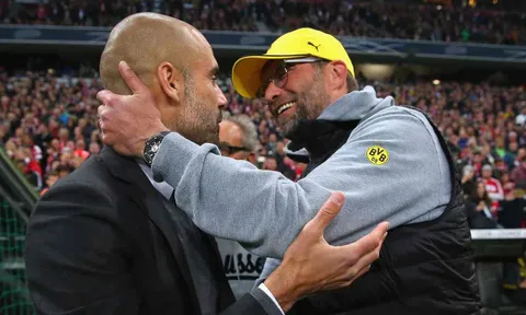 Cuối cùng, Klopp cũng 'ngang hàng' Guardiola