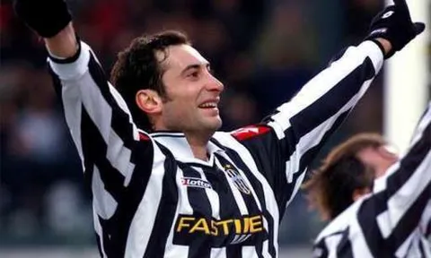 Cựu cầu thủ Juventus vẫn cay cú Rô béo sau 20 năm