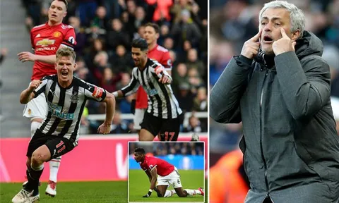 Mourinho giận sôi máu với hàng thủ "mơ ngủ" của MU