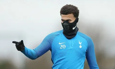 Sân tập Tottenham xuất hiện ninja trước đại chiến với Man Utd