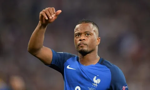 Evra, Nasri và 11 danh thủ chưa có nơi nương náu sau kì CN mùa Đông
